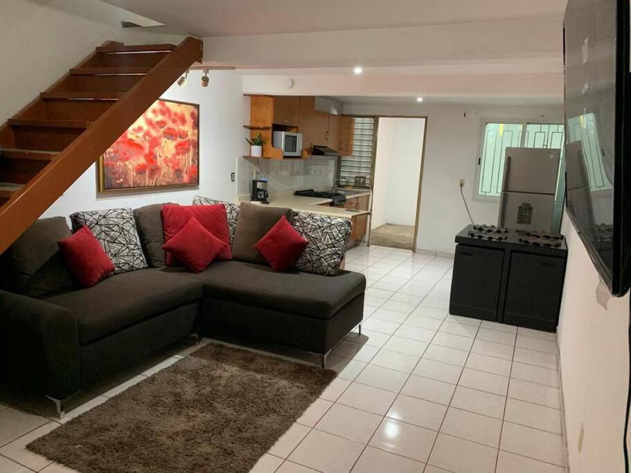 Casa Ideal Con Cochera, Seguridad Y Centrica Mazatlan Exterior photo